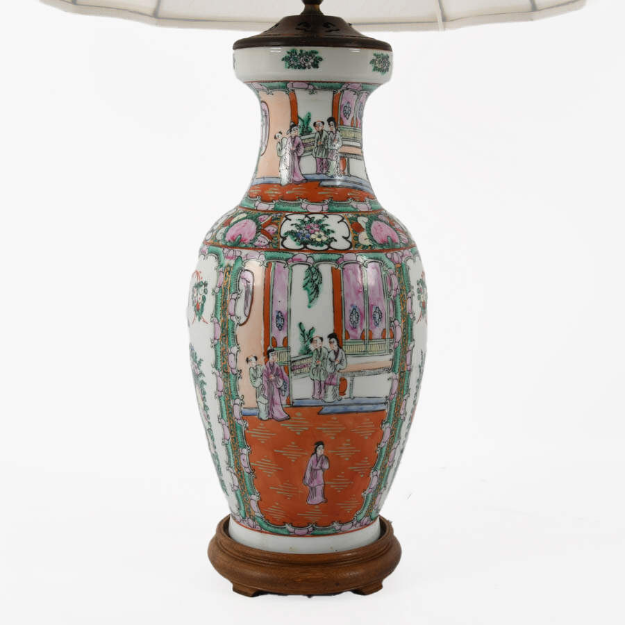 Chinese Rose Medallion Porcelain Table Lamp-4