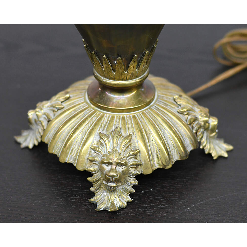 Bronze Lion Lamp with Ribbon and Wreath-11