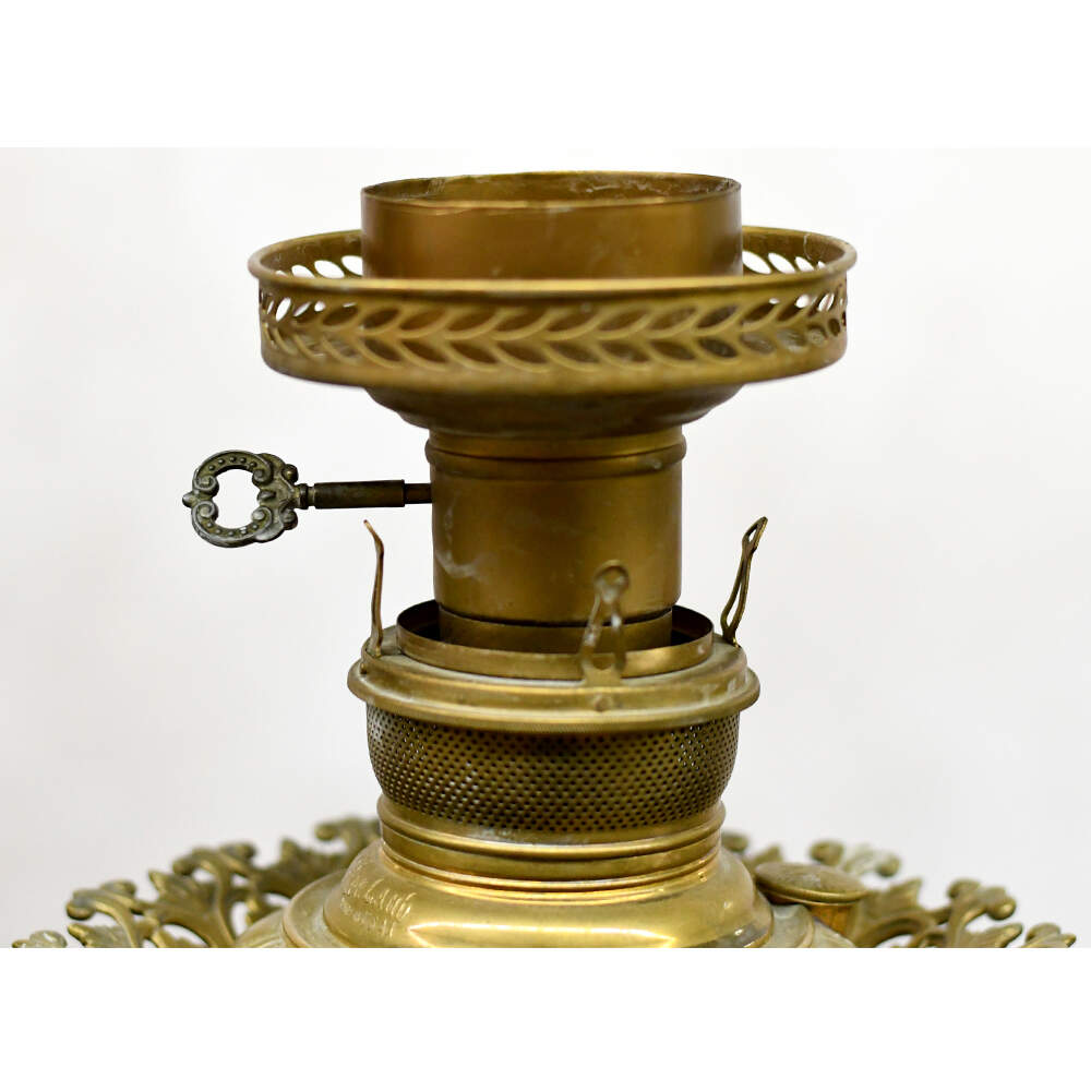 Bronze Lion Lamp with Ribbon and Wreath-9