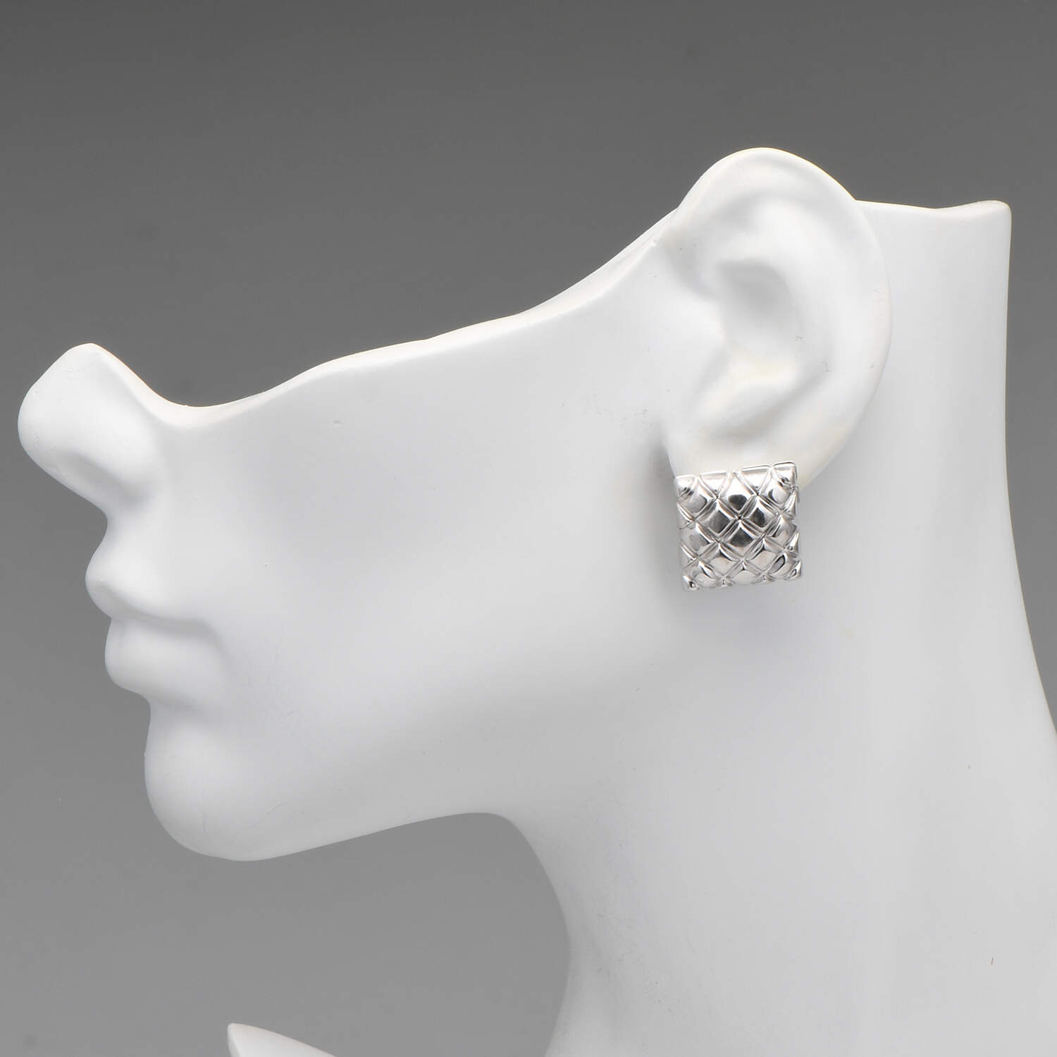 14KW Square Quilted Button Earrings-3