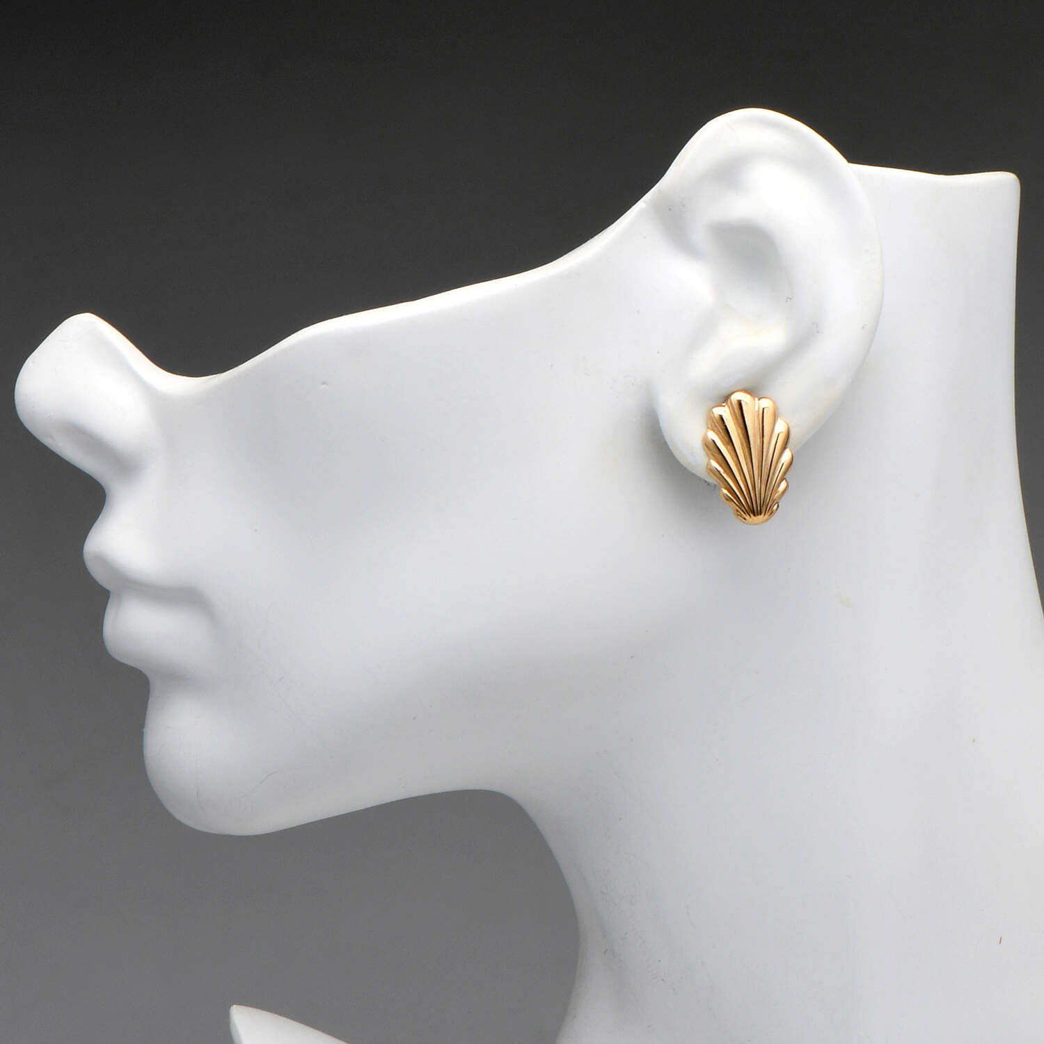 14KY Hollow Shell Ribbed Earrings-3