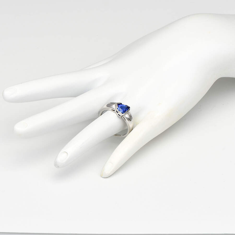18KW Tanzanite (1.33) Ring-5