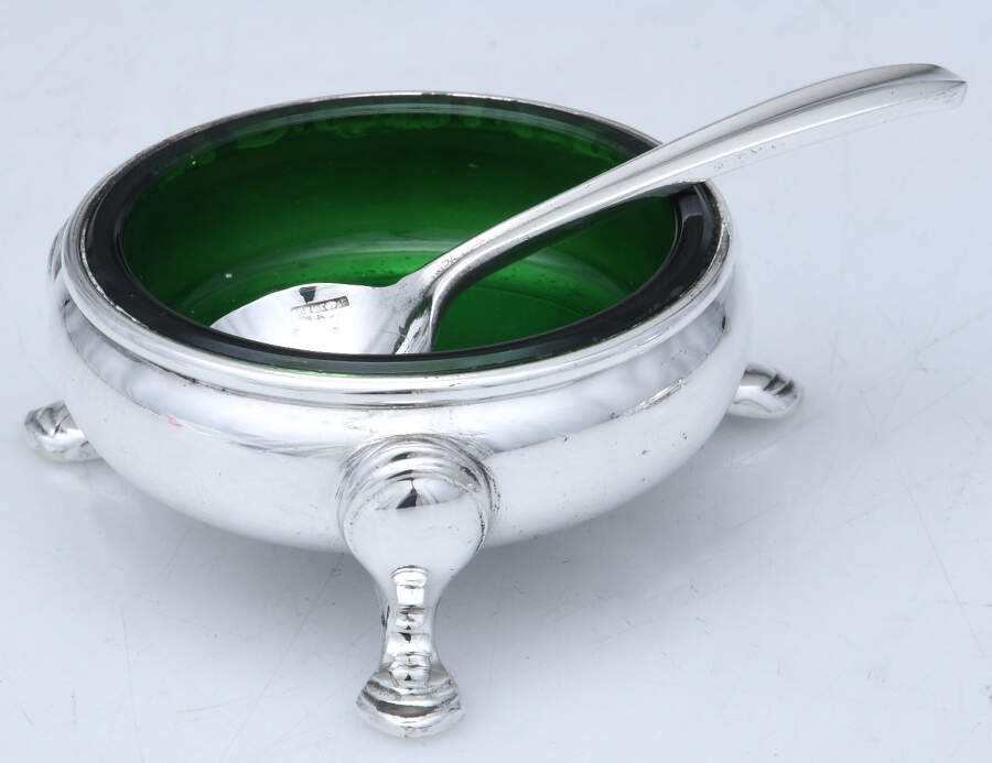 Silverplate Hollowware Open Salt Master with Green Glass Liner & Spoon - Set of 4 by Industria Argentina-2