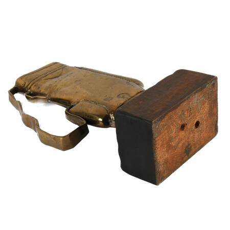 Decorative Sculptures by Art & Antiques