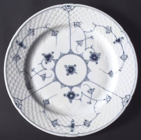 Blue Traditional (No Trim) by Bing & Grondahl
