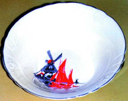 Crp131 by Crown Potteries