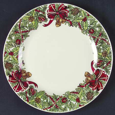 Holiday Wreath by The Cellar (China)