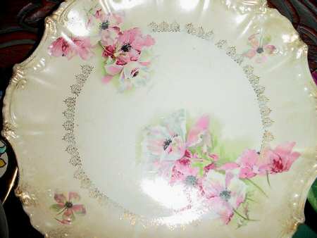 882 (Floral & Filigree) by Empire China