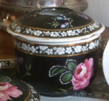 1126 by Grays Pottery