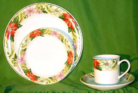 Poinettia Scrolls by Home Essentials