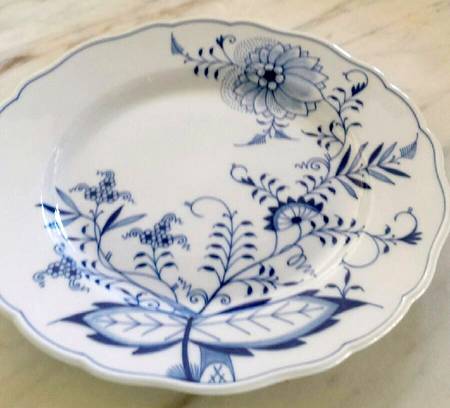 Blue Onion Vine by Meissen (Germany)