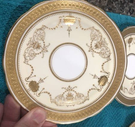 G6180 (Scalloped) by Minton