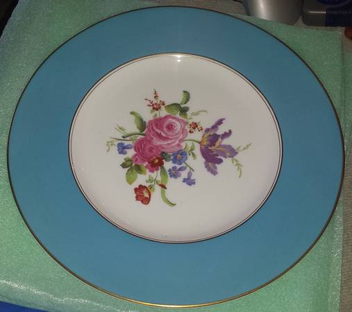 Z2115 by Royal Worcester