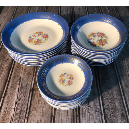 Hawiian Blue by Royal (USA)