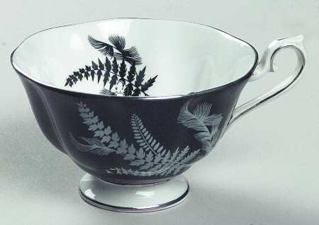 Night and Day (Scalloped) by Royal Albert