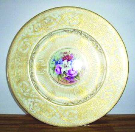 C2816 by Royal Worcester