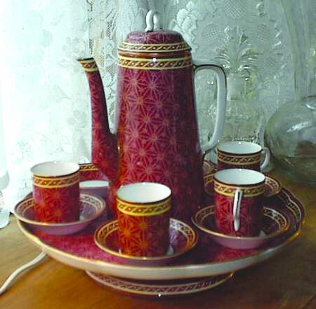 W8588 by Royal Worcester