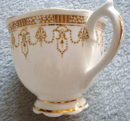 1390 by Royal Albert