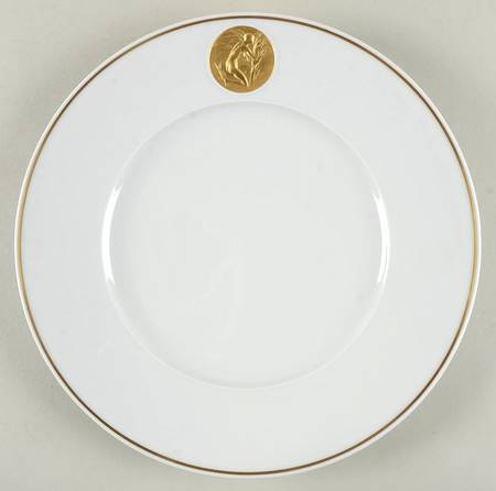 Arcadia (Gold Cameo and Trim) by Royal Berlin