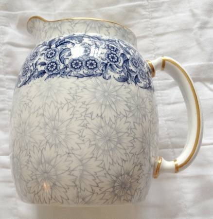 W3381 by Royal Worcester