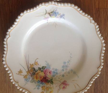 W5004 by Royal Worcester