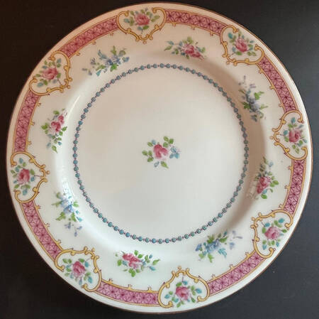 W9202 by Royal Worcester