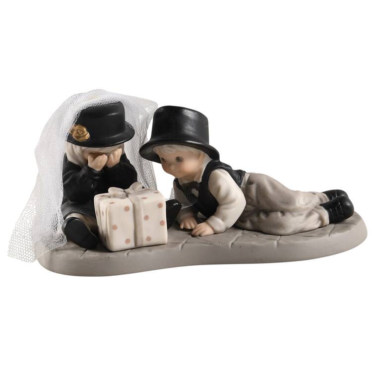 Enesco Pretty As A Picture Unwrapping The Layers Of Love - No Box