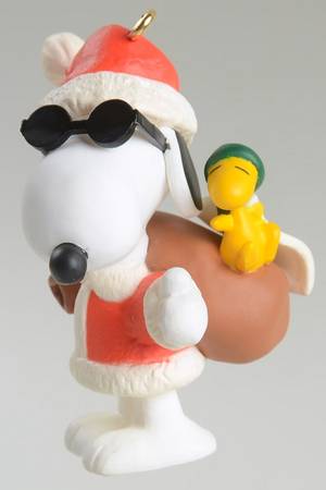 Spotlight on Snoopy by Hallmark Gold Crown