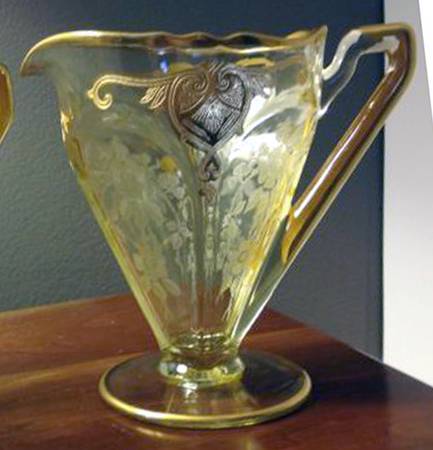 Apple Blossom Yellow (Stem 3400, Gold Encrusted) by Cambridge