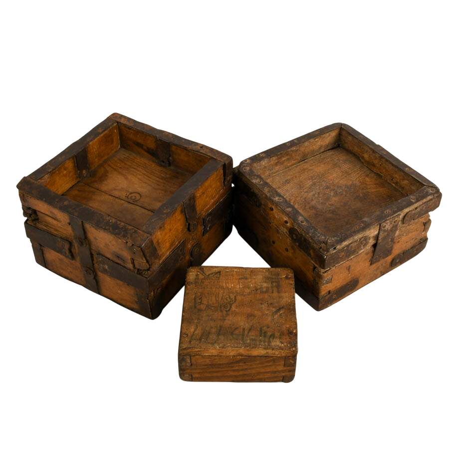 Three-Piece Set of Primitive Wood and Iron Dry Measures-10
