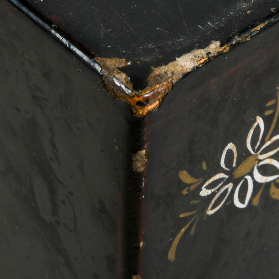 Chinese Black Lacquer Jewelry Box-7