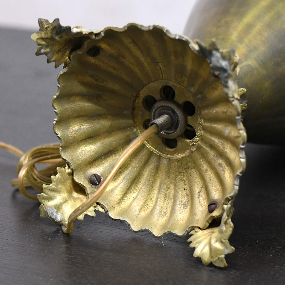 Bronze Lion Lamp with Ribbon and Wreath-12