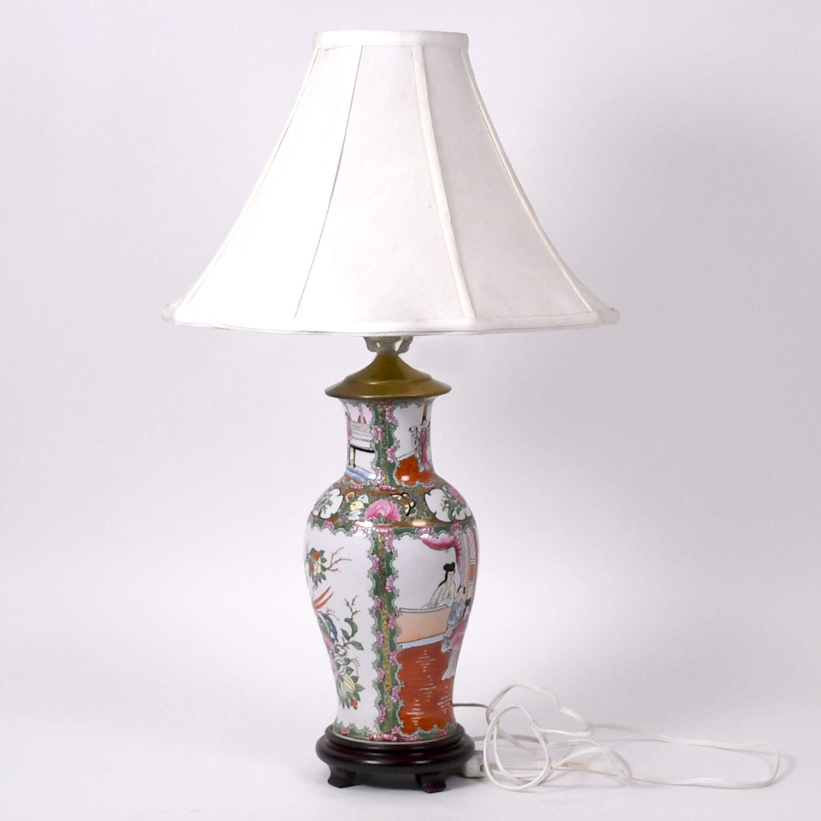 Chinese Famille Rose Medallion Lamp on Base-2