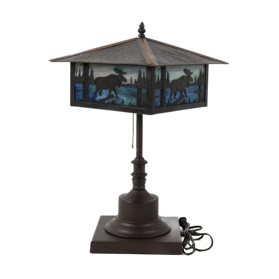 Arts and Crafts-Style Moose Slag Glass Table Lamp-6