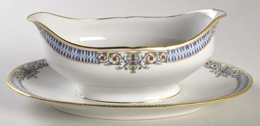 AHR101 Gravy Boat with Attached Underplate by Charles Ahrenfeldt-1