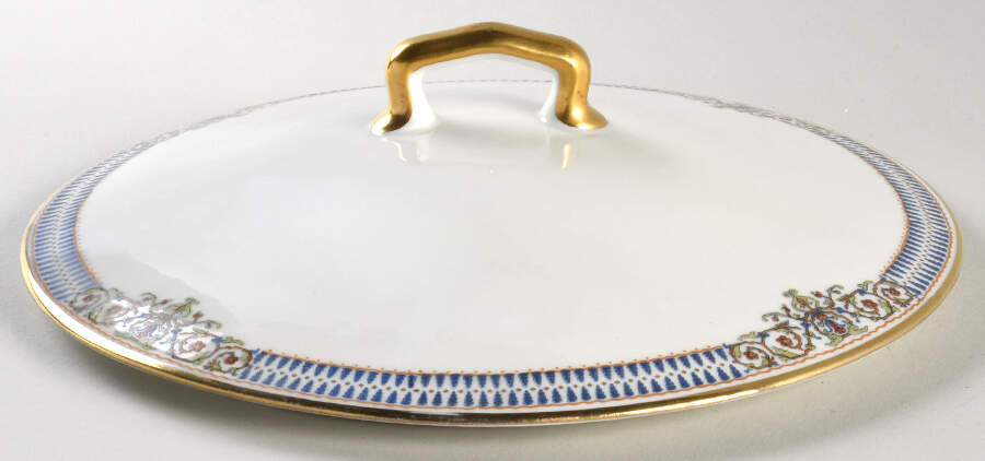 AHR101 Lid for Round Vegetable by Charles Ahrenfeldt-1