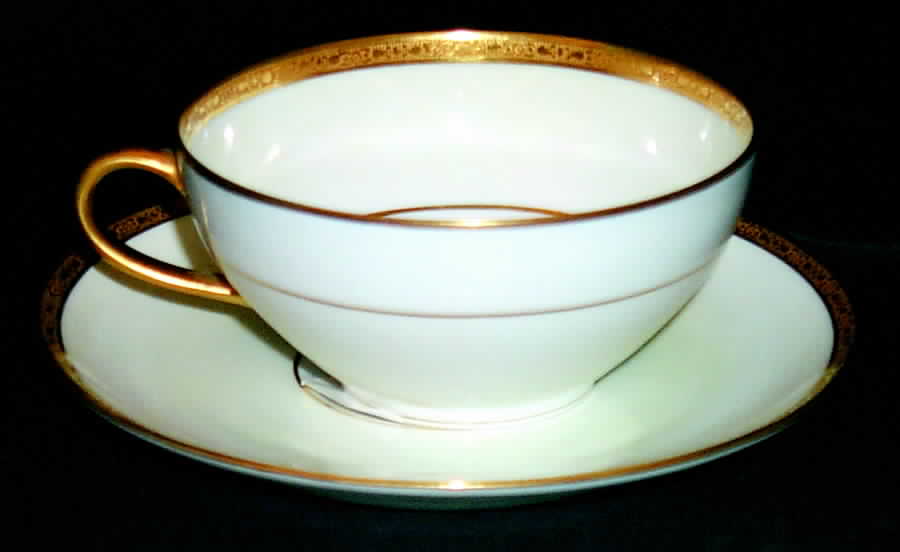 AHR132 Flat Cup & Saucer Set by Charles Ahrenfeldt-1