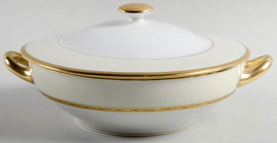 AHR132 Round Covered Vegetable by Charles Ahrenfeldt-1