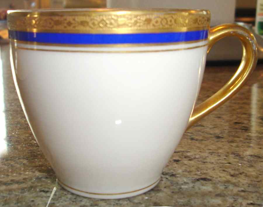 AHR175 Flat Cup by Charles Ahrenfeldt-1