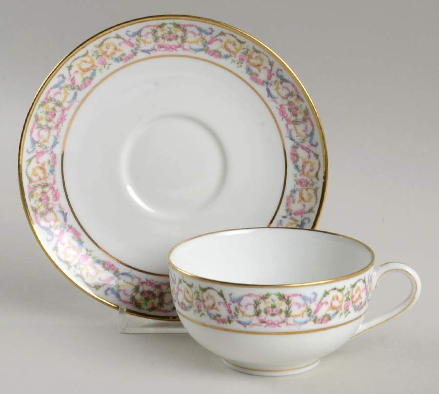 AHR18 Flat Cup & Saucer Set by Charles Ahrenfeldt-1