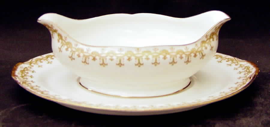 AHR19 Gravy Boat with Attached Underplate by Charles Ahrenfeldt-1