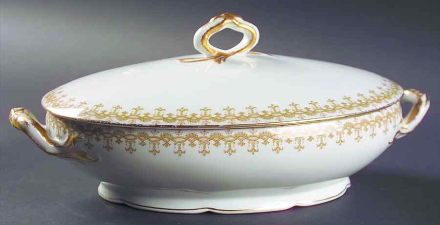 AHR19 Oval Covered Vegetable by Charles Ahrenfeldt-1