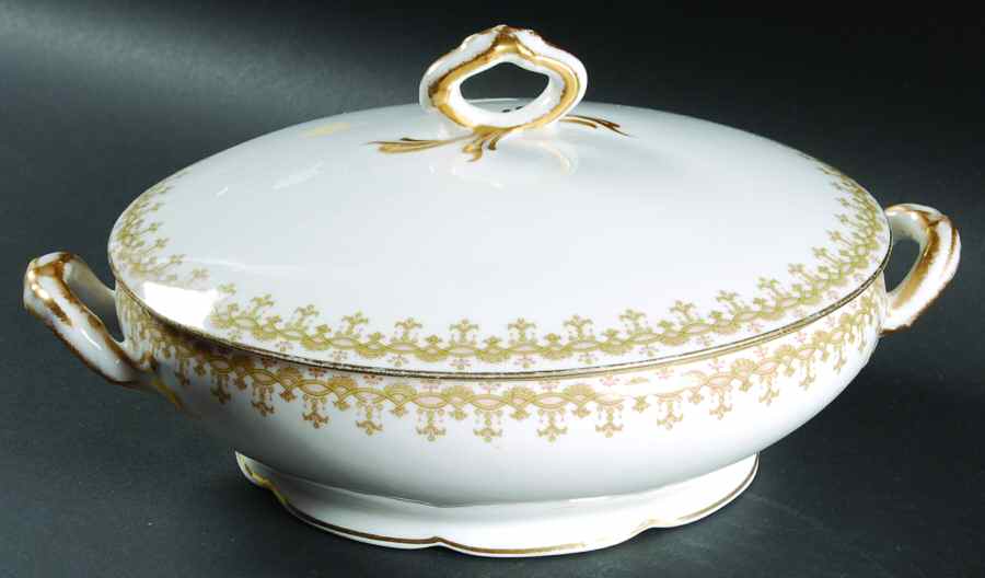 AHR19 Round Covered Vegetable by Charles Ahrenfeldt-1