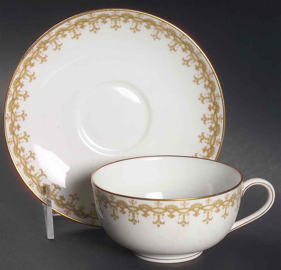 AHR19 Flat Cup & Saucer Set by Charles Ahrenfeldt-1