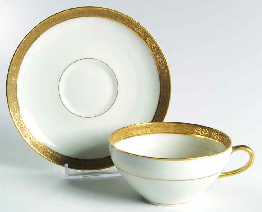 AHR200 Flat Cup & Saucer Set by Charles Ahrenfeldt-1