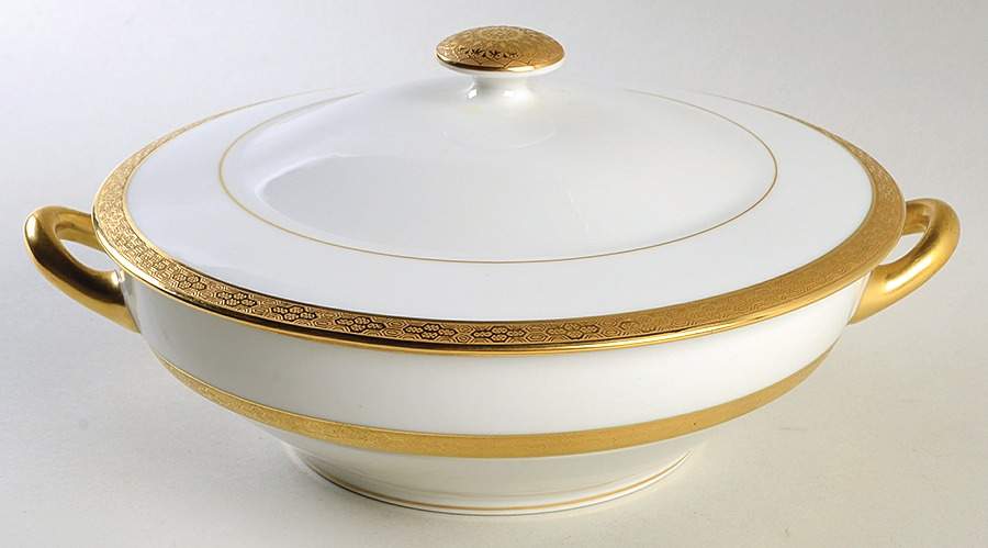 AHR200 Round Covered Vegetable by Charles Ahrenfeldt-1