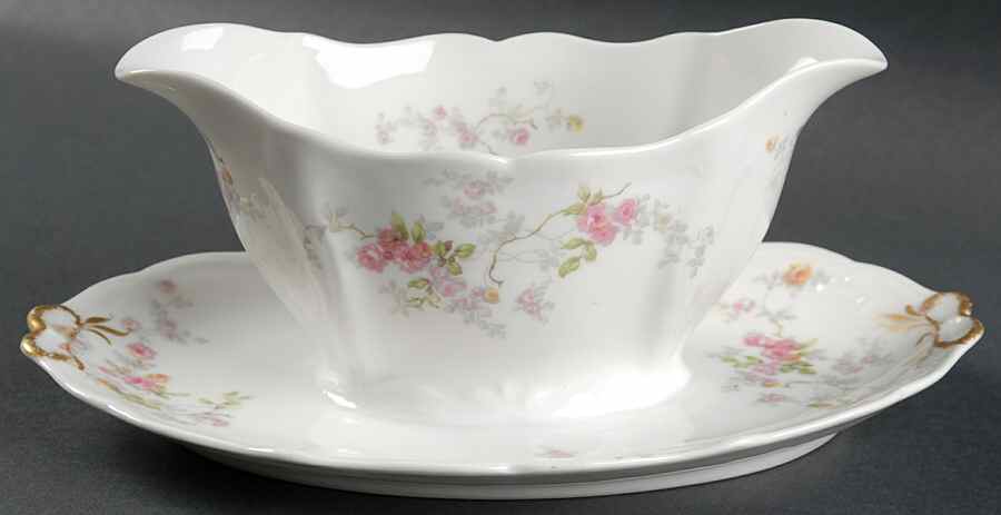AHR22 Gravy Boat with Attached Underplate by Charles Ahrenfeldt-1