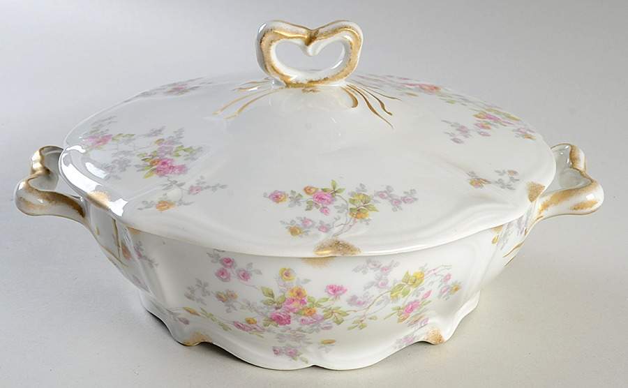 AHR22 Round Covered Vegetable by Charles Ahrenfeldt-1