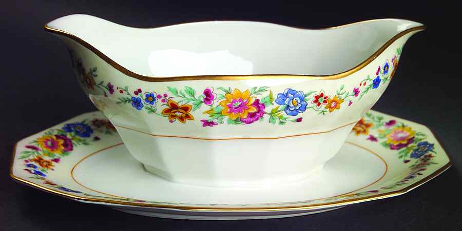 AHR26 Gravy Boat with Attached Underplate by Charles Ahrenfeldt-1