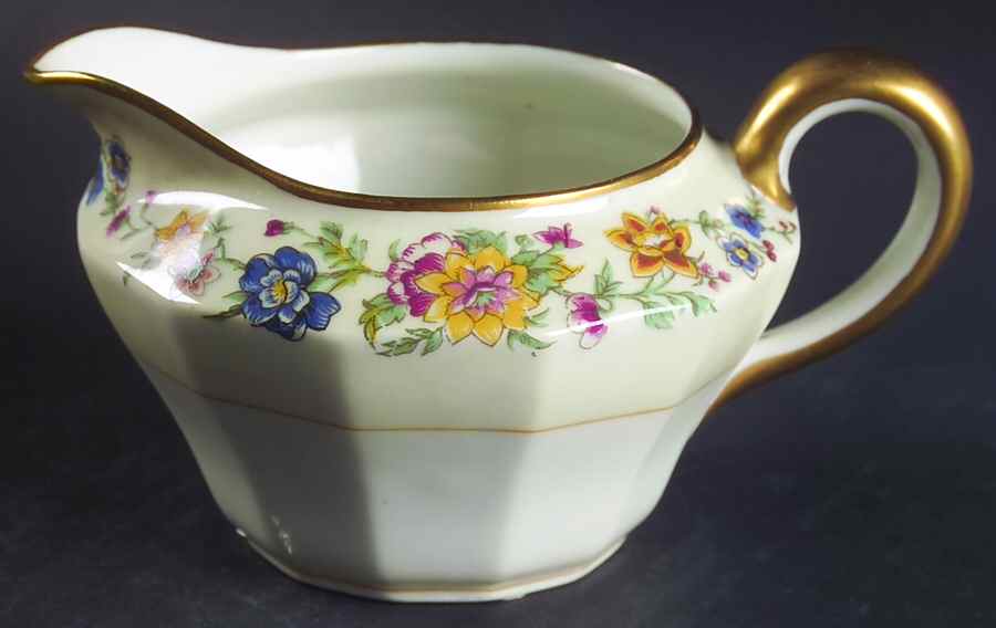 AHR26 Creamer by Charles Ahrenfeldt-1